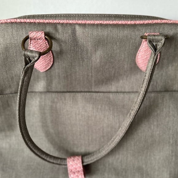 Tommy Bahama Royce Travel Bag - Picture 16 of 16